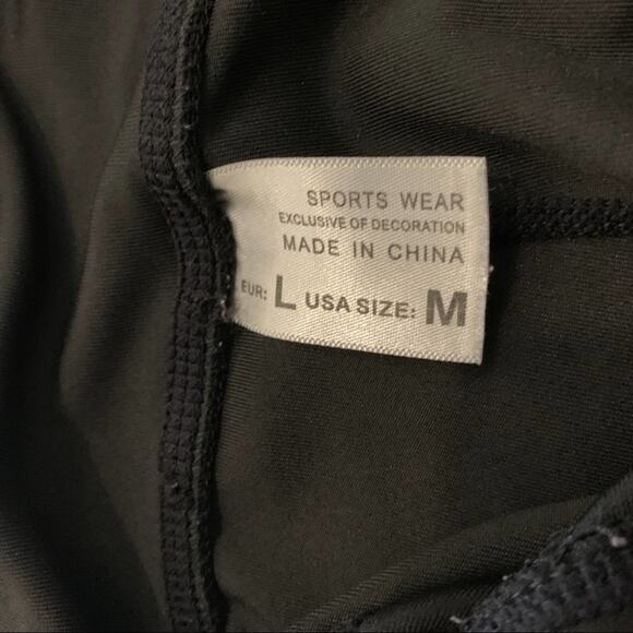 NELEUS black workout yoga shorts size medium side pockets. High waist - Picture 5 of 6